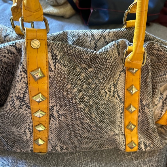 Steve Madden snake Print oversized travel Duffle Bag - Picture 3 of 7